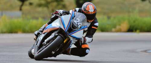 How to Lean a Motorcycle Correctly | The Bike Insurer